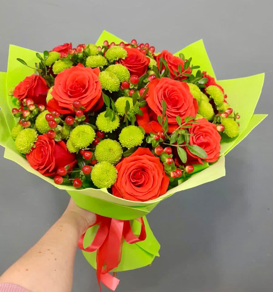 Букет цветов из: Хризантемы и Розы в Гребнево