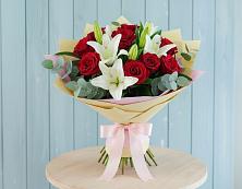 Букет цветов из:  Лилии и Розы в Гребнево