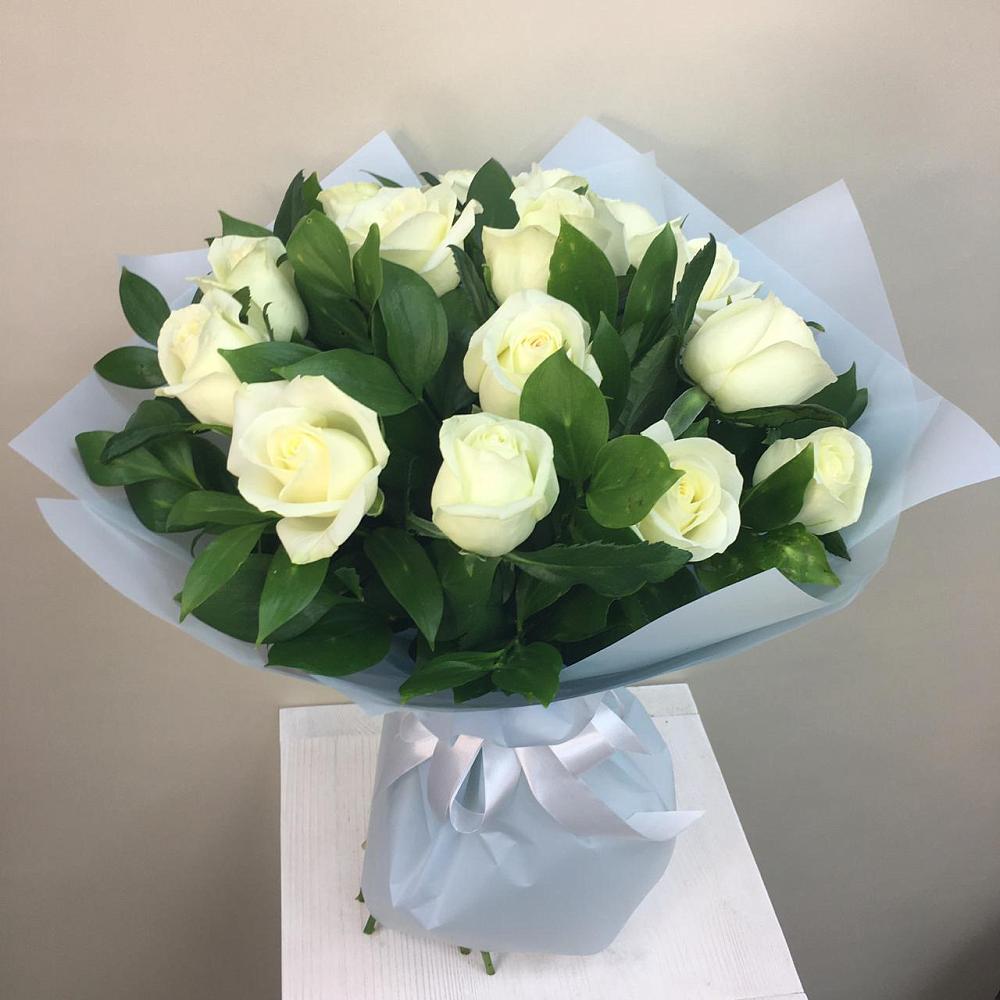 Букет 15 Белых роз Проуд в Гребнево