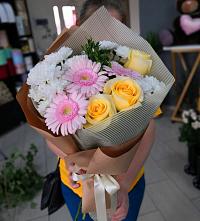 Букет цветов из:  Герберы, Розы и Хризантемы в Гребнево