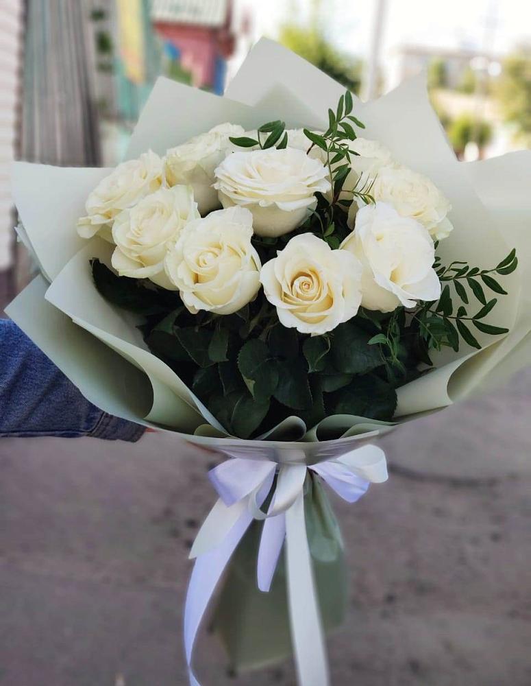 Букет Белые розы Проуд в Гребнево