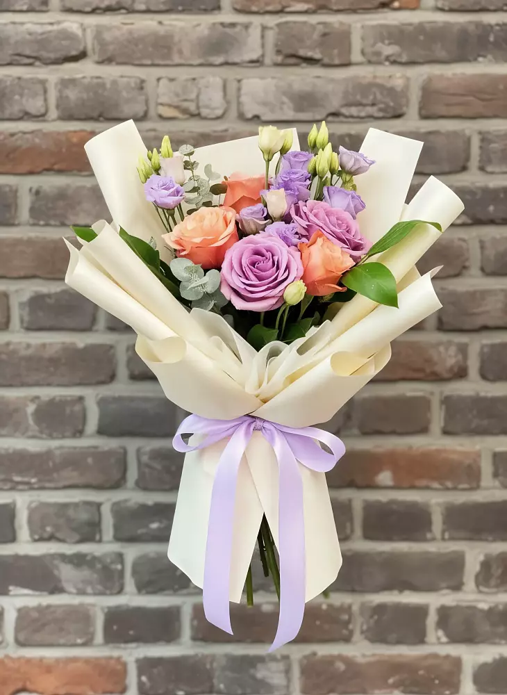 Букет цветов из: Лизиантусы и Розы в Гребнево