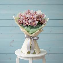 Букет цветов из:  Орхидеи и Розы #REPLACE_PRED# Гребнево