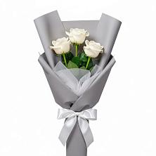 Букет 3 белые розы в Гребнево