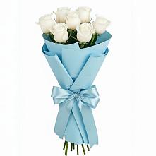 Букет 7 белых роз Проуд в Гребнево