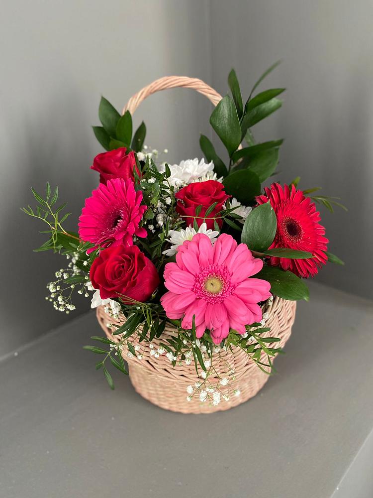 Цветочная композиция из Розы, Хризантемы и Герберы в корзине в Гребнево