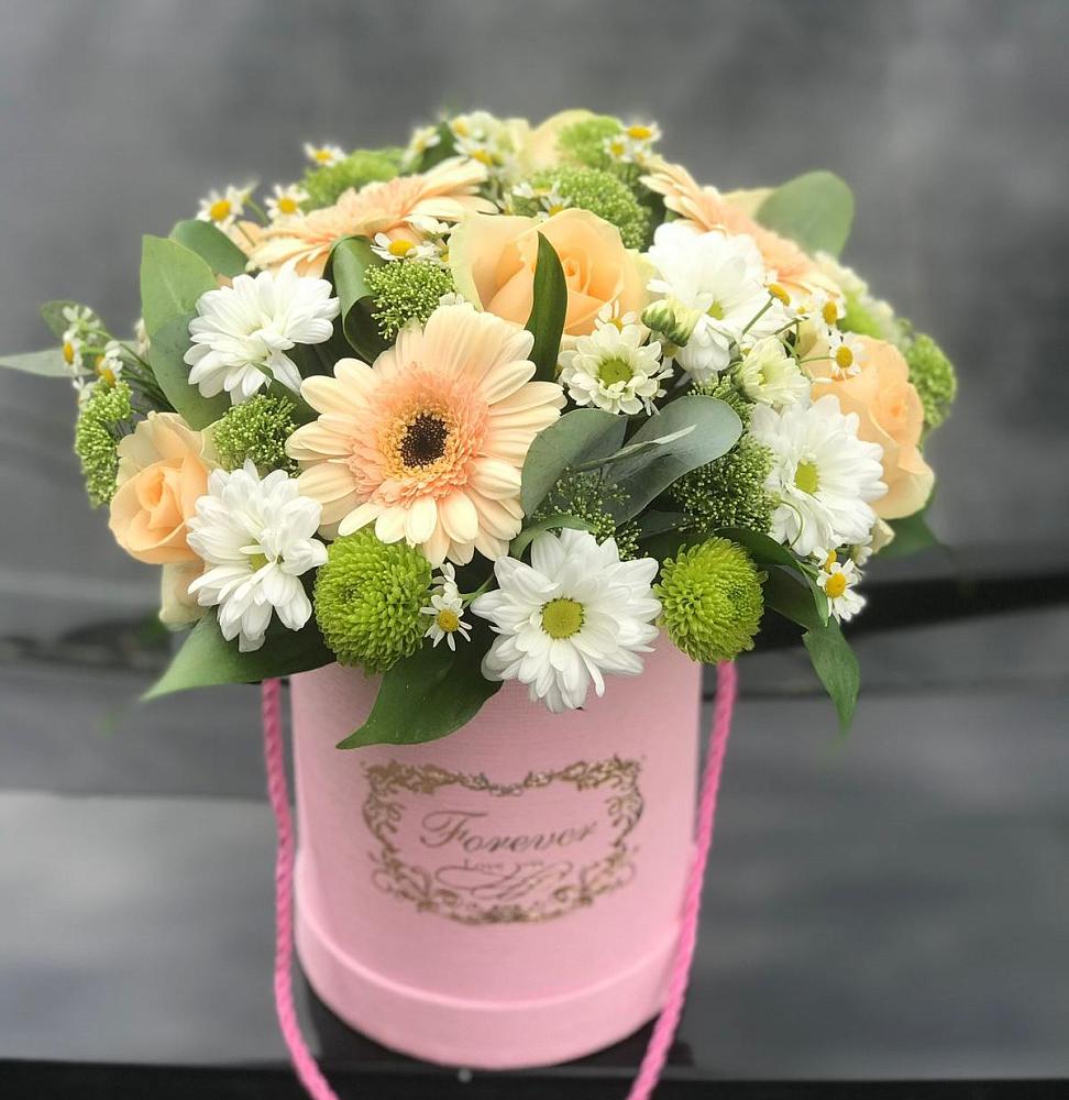 Цветочная композиция из Розы, Герберы и Хризантемы в шляпной коробке в Гребнево