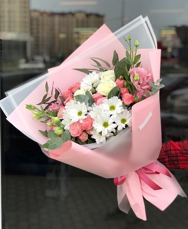 Букет цветов из: Розы, Лизиантусы и Хризантемы в Гребнево
