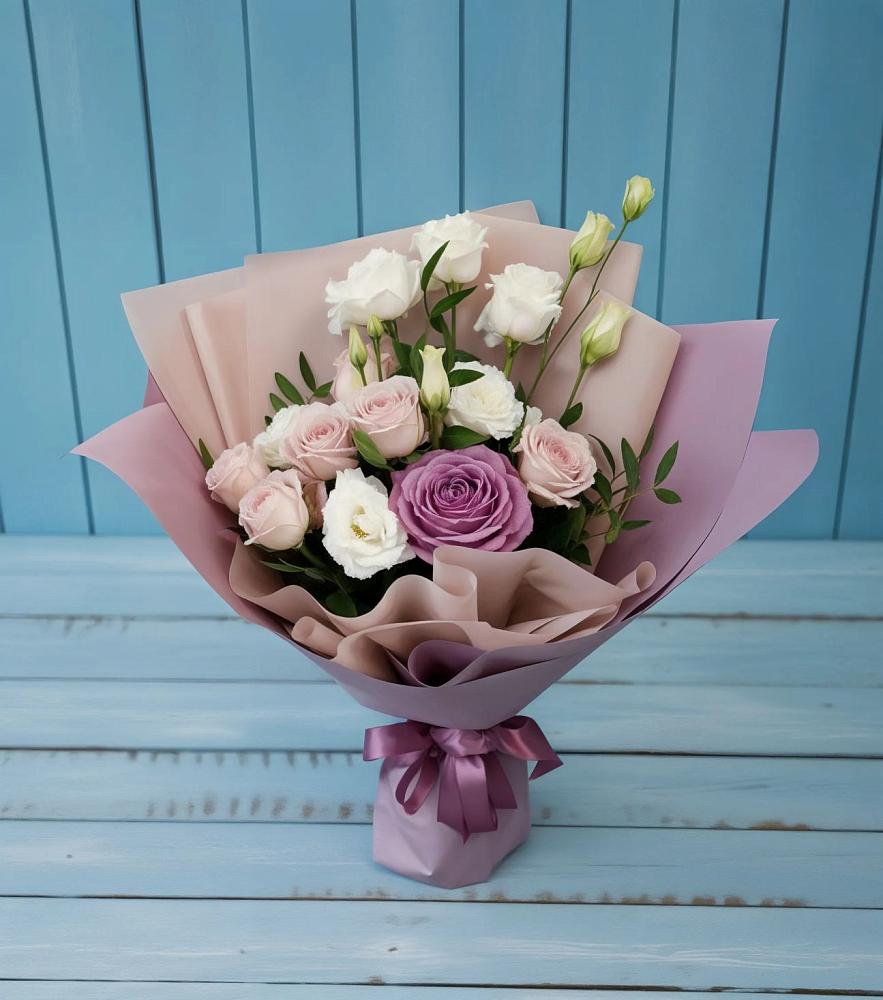 Букет цветов из: Розы и Лизиантусы в Гребнево